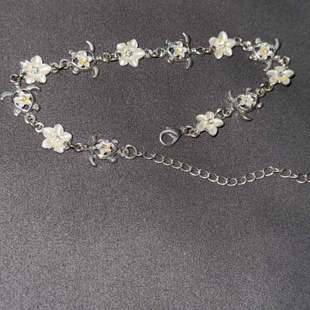 Hawaiian turtle bracelet with Plumerias